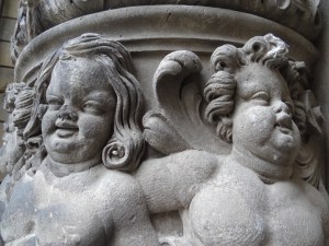 Cherubim_on_Pillar_-_Altstadt_-_Dresden_-_Germany